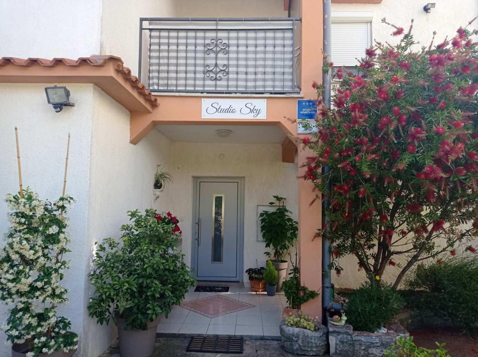Studio Apartman Sky Rovinj Exterior foto
