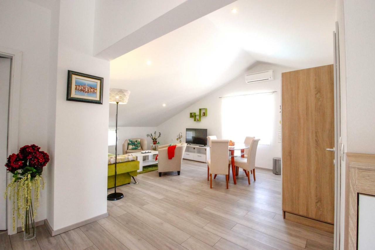 Studio Apartman Sky Rovinj Exterior foto